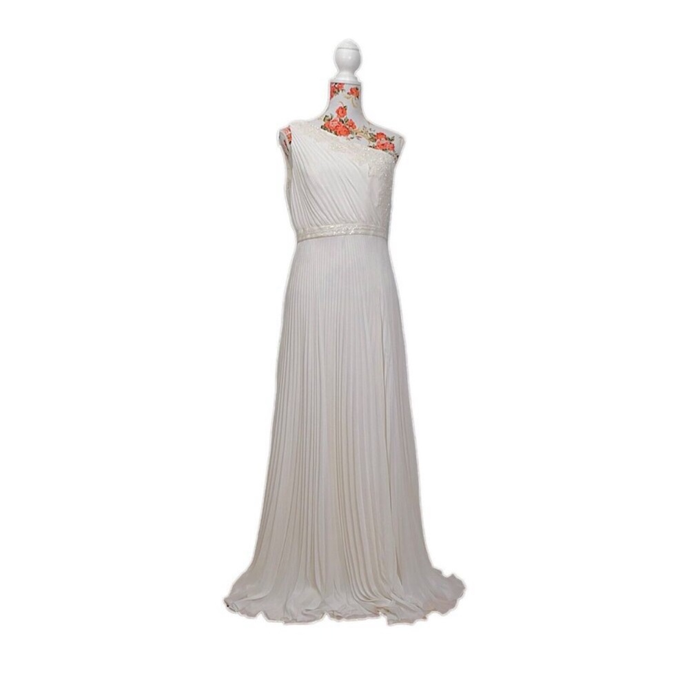 Elegant White One-Shoulder Gown